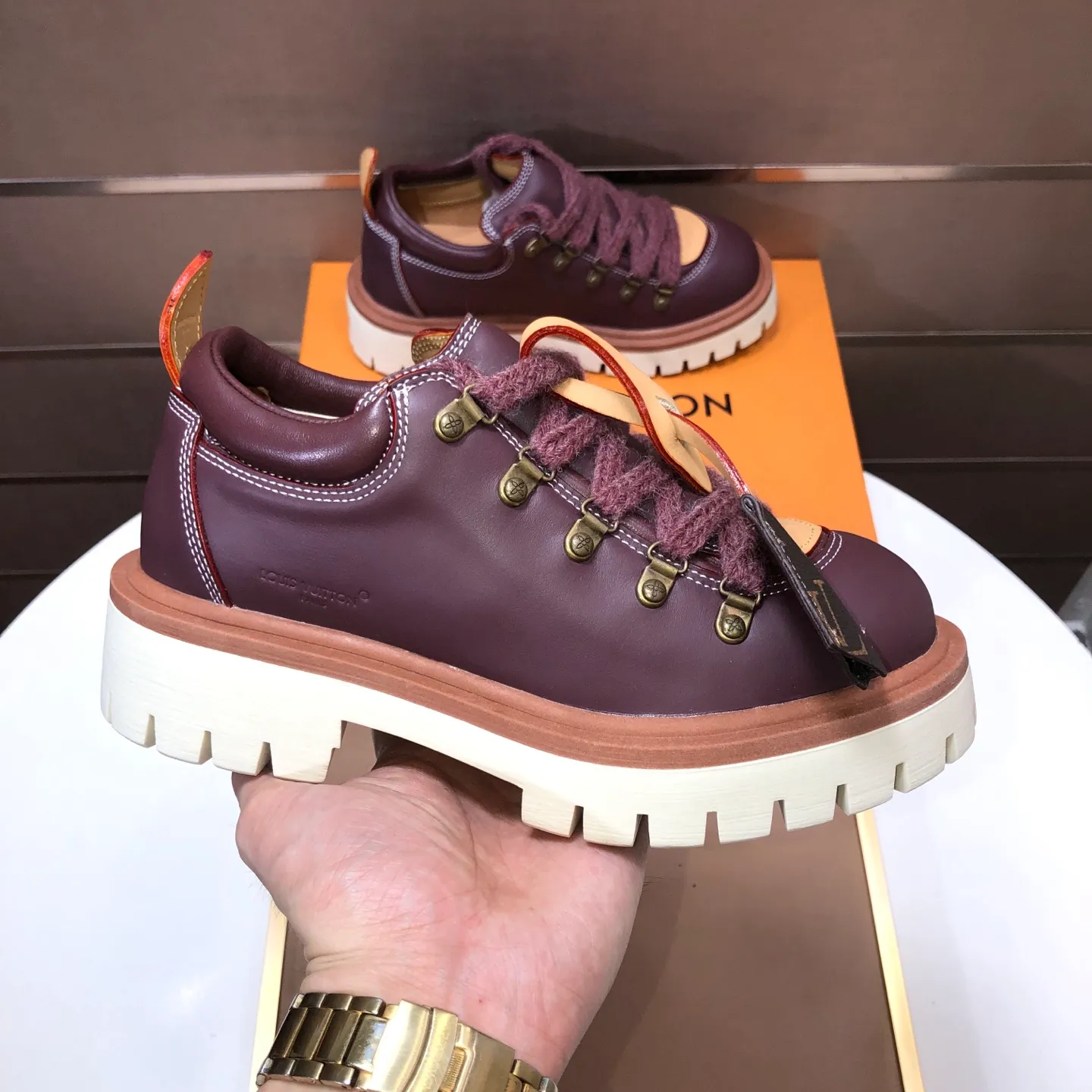 Men's shoes 💰660💰 LV Louis Vuitton 2025 autumn and winter new couple's new style, the original version is developed one to one, retro fashion, handsome and cool mountaineering derby shoes are out of stock 👍 💎 Material: imported first-layer cowhide 💎 Lining: imported lambskin 💎 Outsole: original molded TR non-slip sole 💎 Bottom height: 3.5cm 💎 Shoe size: 35-45 for both men and women